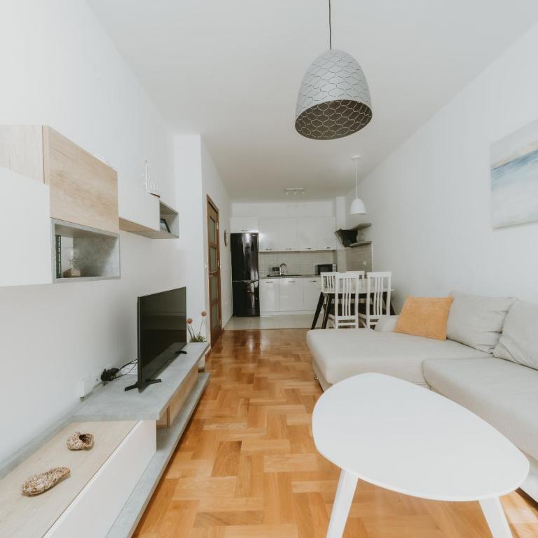 Modern Spacious Mediterranean Fully Equipped 1BR Apartment in Budva, Free Parking - One-Bedroom Apartment - 2