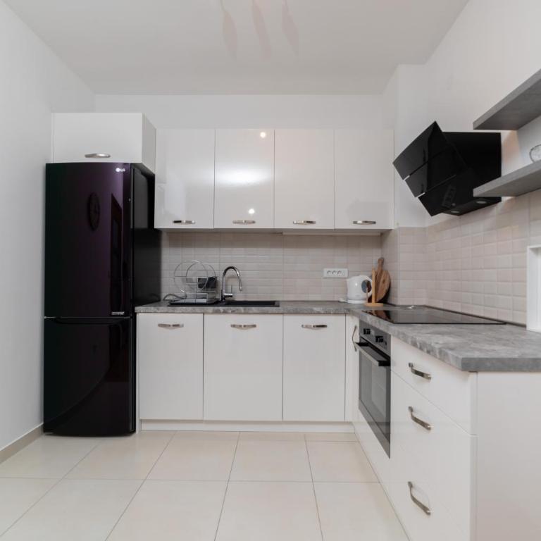 Modern Spacious Mediterranean Fully Equipped 1BR Apartment in Budva, Free Parking - One-Bedroom Apartment - 14