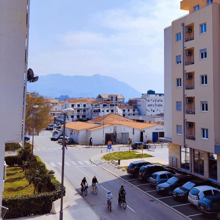 Modern Spacious Mediterranean Fully Equipped 1BR Apartment in Budva, Free Parking - One-Bedroom Apartment - 36