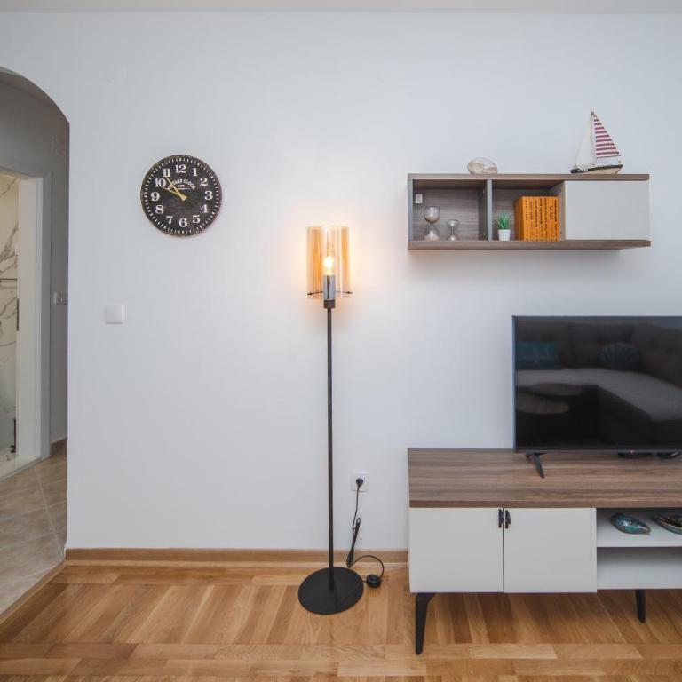 New Renovated Mediterranean Cozy Fully Equipped 1BR Apartment in Budva, Free Parking - Apartman sa 1 Spavaćom Sobom - 8