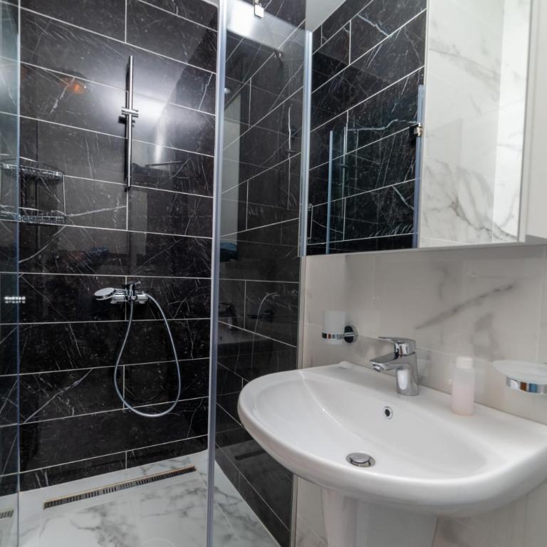 Modern Spacious Mediterranean Fully Equipped 1BR Apartment in Budva, Free Parking - One-Bedroom Apartment - 23