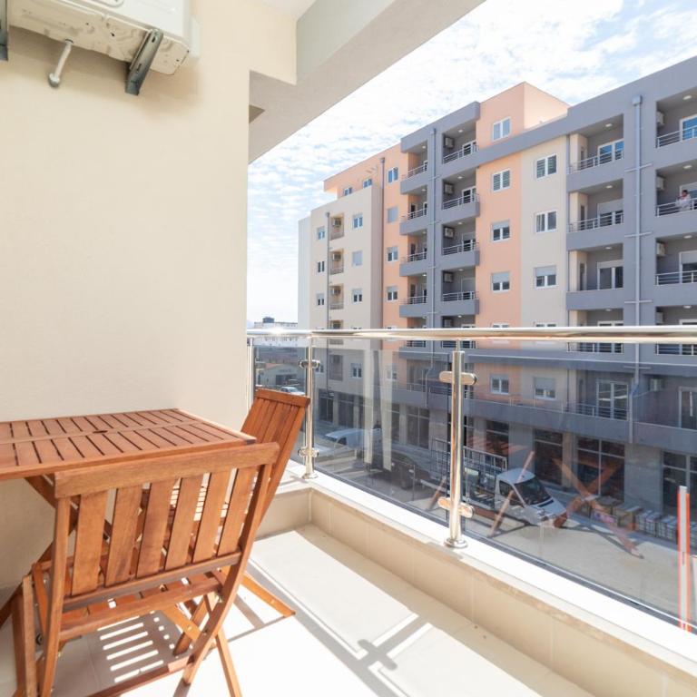 Modern Spacious Mediterranean Fully Equipped 1BR Apartment in Budva, Free Parking - One-Bedroom Apartment - 35