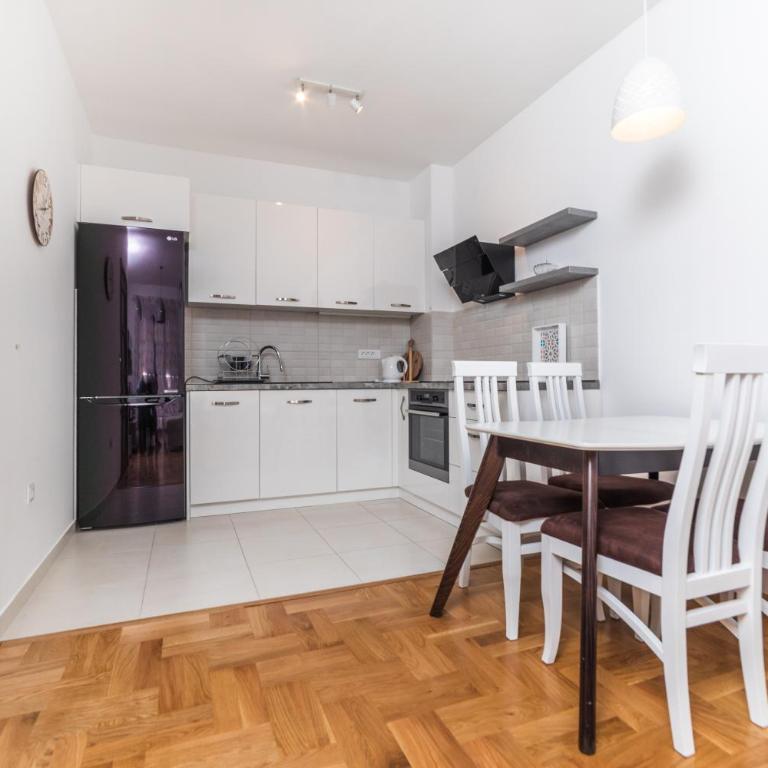 Modern Spacious Mediterranean Fully Equipped 1BR Apartment in Budva, Free Parking - One-Bedroom Apartment - 13
