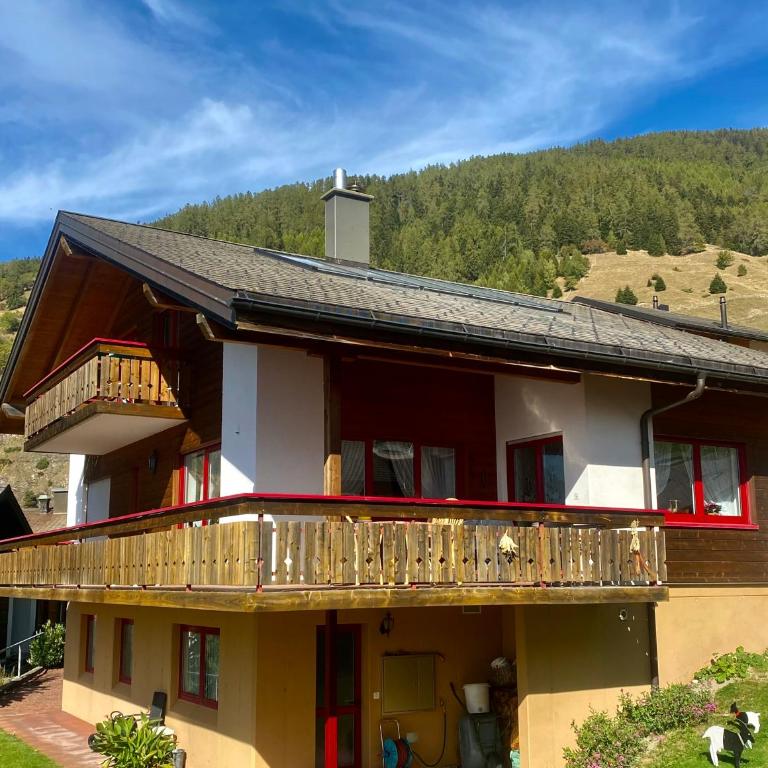 Chalet Kristall 4 1/2 Zimmer-Maisonetten-Haus - Deluxe Apartment - 4