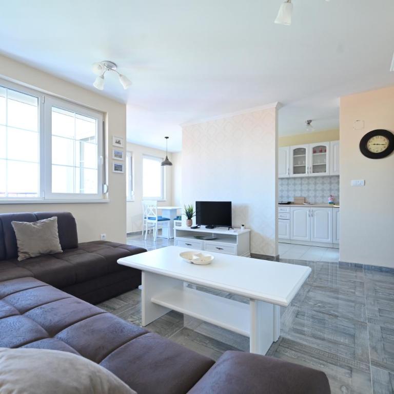 Smeštaj TEA sa dva bazena i besplatan parking - Apartman sa 1 Spavaćom Sobom - 89