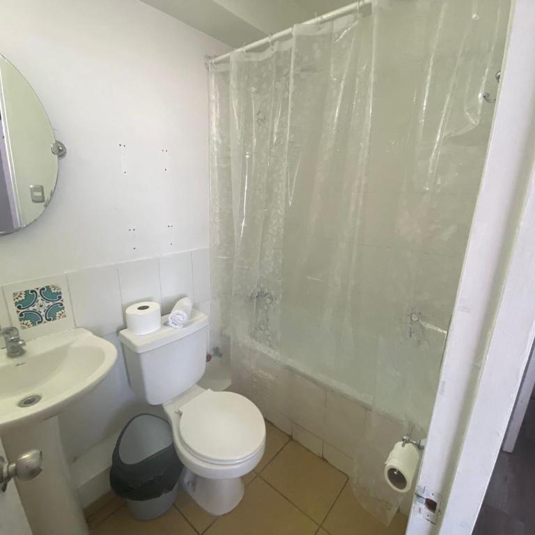 Amplio y acogedor departamento - Three-Bedroom Apartment - 11