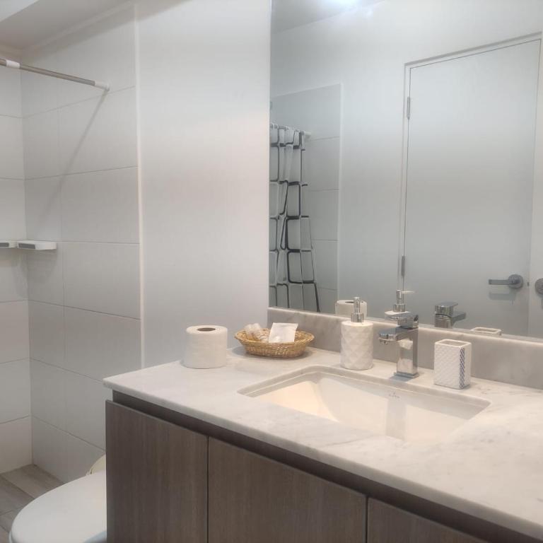 Departamento entero en el Centro Miraflores P.Kennedy/Larcomar con terraza. - Apartamento de 2 dormitorios - 15