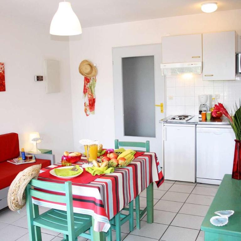 Lagrange Vacances Les Pierres de Jade - Appartement 2 Chambres (6 Adultes) - 2