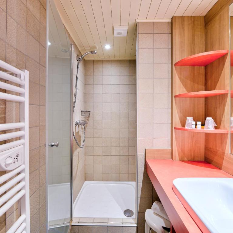 Village Club Les Tavaillons - Studio with Balcony - 9