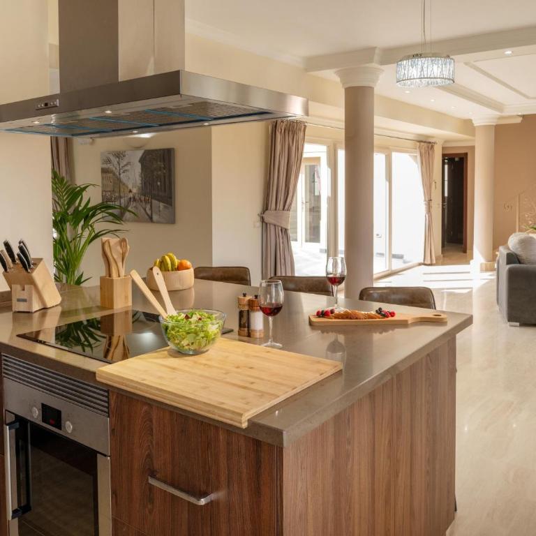 Luxury Villa Wudas - Golf Area - Heated Pool - Panoramic views - Villa - 18