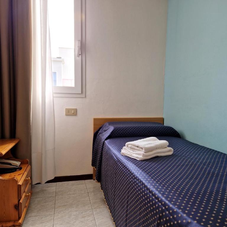 Hotel Danubio - Camera Singola con Bagno Privato Esterno - 2