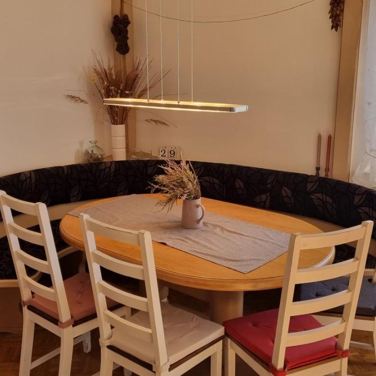 Fridas Place - DER Blick über ganz Villach - 160 m2 Ferienoase - ganzes Haus bis zu 8 Personen - Haus mit 3 Schlafzimmern - 26