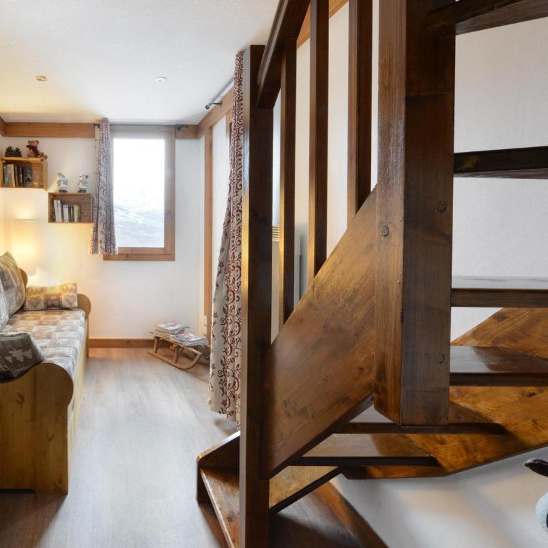 Appartement rénové proche station avec balcons et vue, 3 ch, 10 pers - Three-Bedroom Apartment - 10