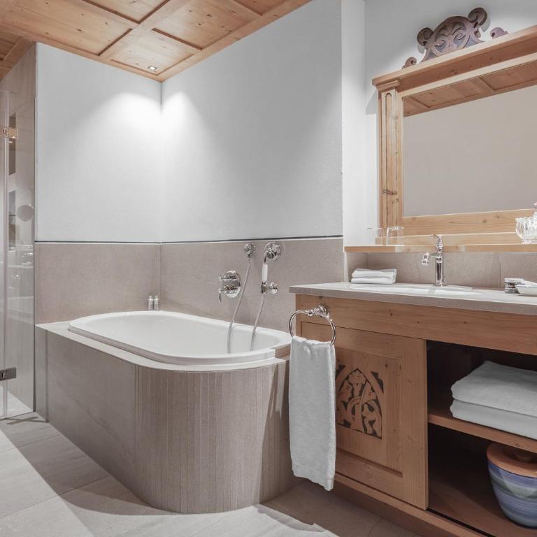 Hotel La Perla: The Leading Hotels of the World - Suite Junior con Vista Montagna - 3