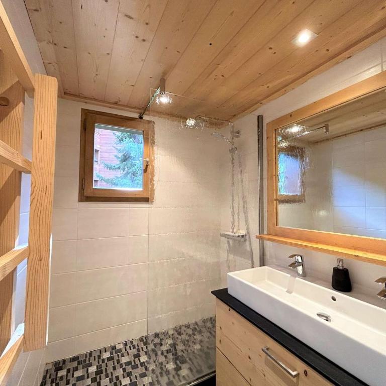 Appartement familial 4 pièces, ski-in/ski-out, 8 pers, Méribel - FR-1-180-596 - Appartement - 5
