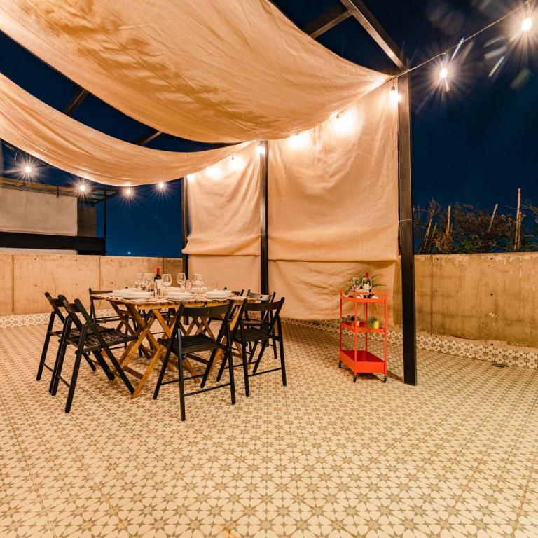 Trendy La Roma Condo with Parking & Patio - Apartamento de 3 dormitorios - 2