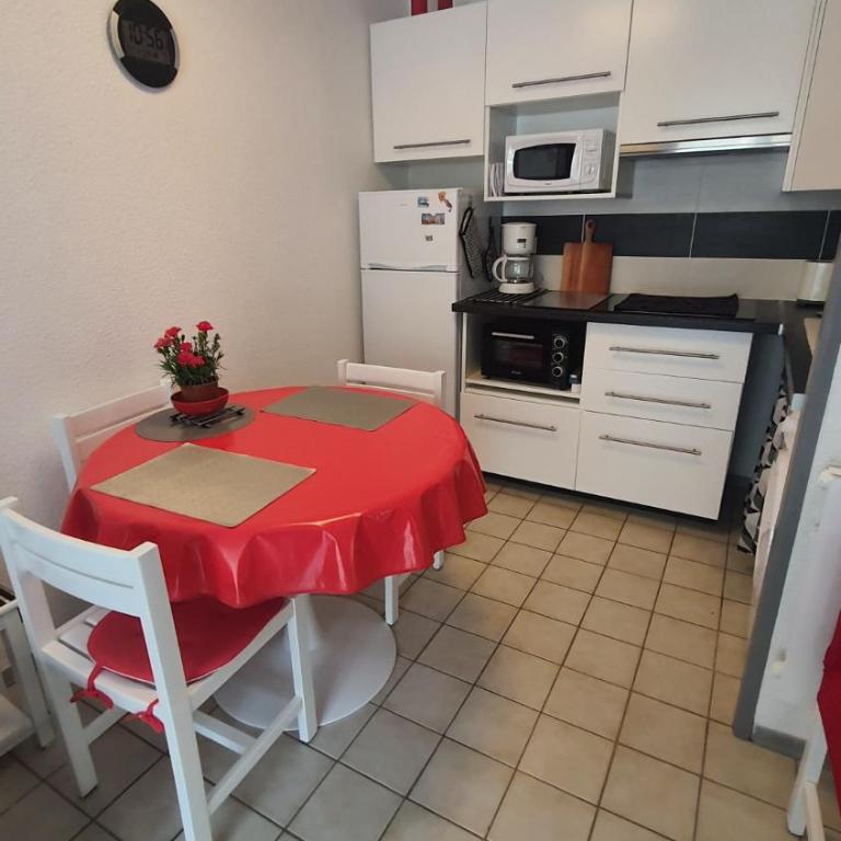 JOLI T2 DANS UN ECRIN DE VERDURE n 2 - Appartement 1 Chambre - 6