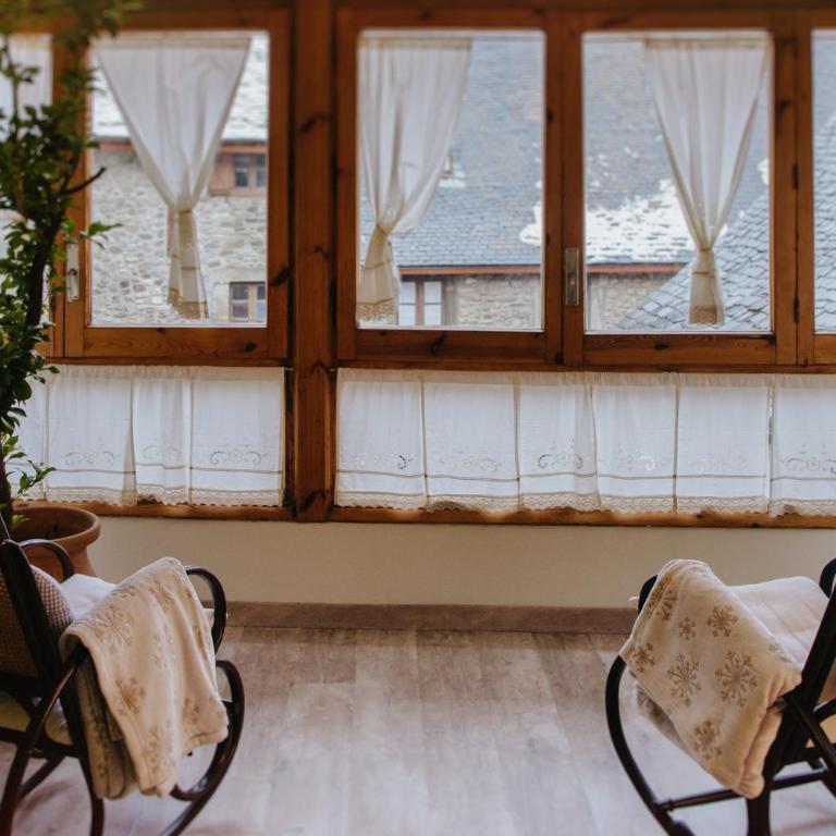 Casa Rural Valle de Tena - Habitación Doble Deluxe con cama supletoria - 8