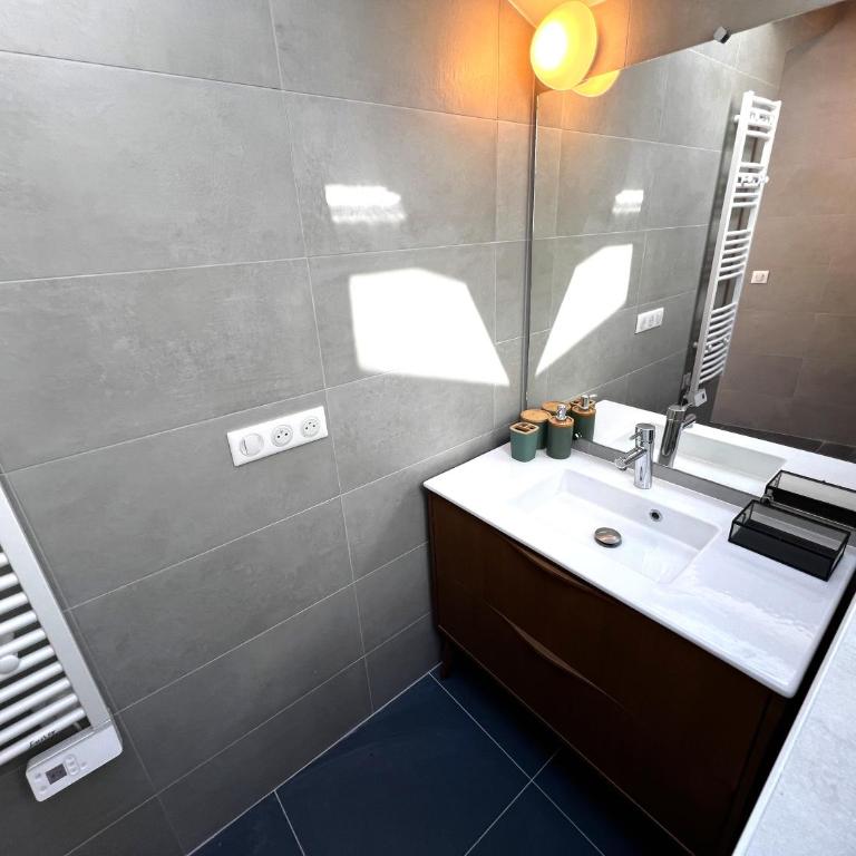 Apollinaire Luxury Loft - AC - Ideal Location - Peaceful - Appartement 2 Chambres - 29