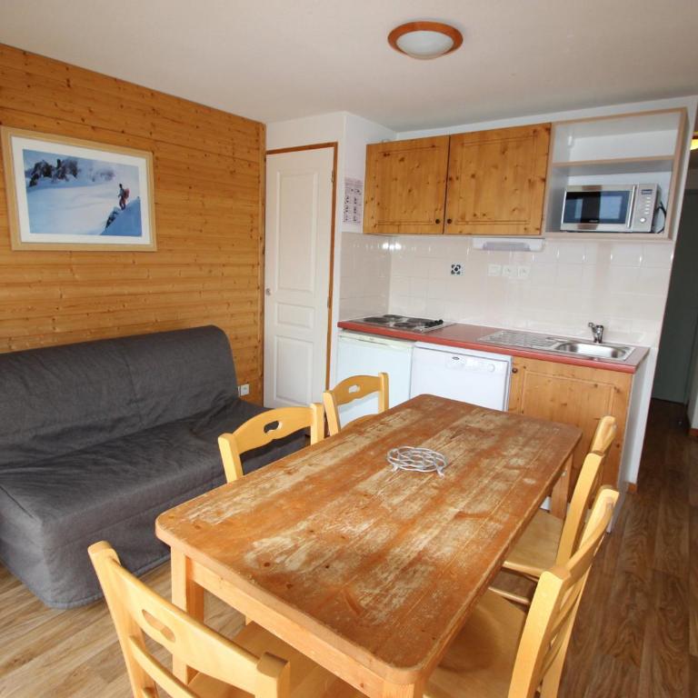 Appartement 6 personnes à Chamrousse, sud exposé, 2 chambres - FR-1-549-124 - Apartment - 8