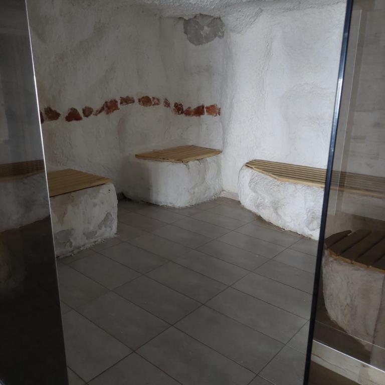 Milmari Venera - Apartment with Balcony - 3