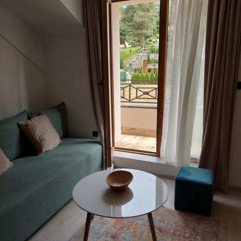 Milmari Venera - Apartment with Balcony - 10