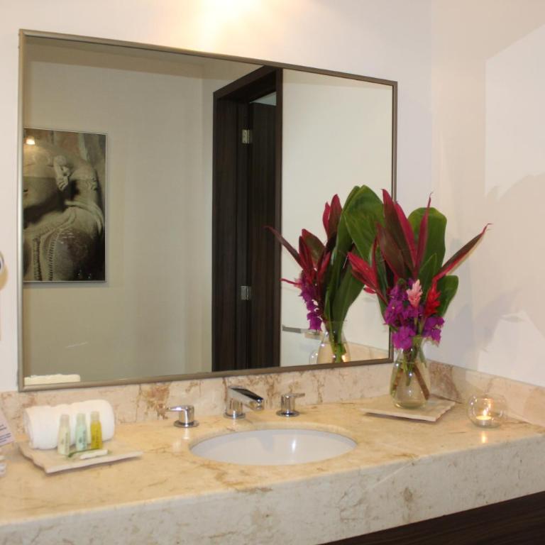 Mesón de la Luna Hotel & Spa - King Suite with Spa Bath - 8