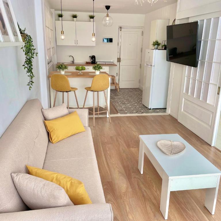 Las Brisas 2 by SunHousesCanarias - One-Bedroom Apartment - 23