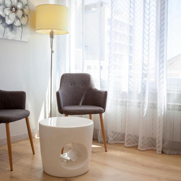 BURGO NUEVO Ático de lujo en pleno centro con terraza y vistas by leonapartamentos - Apartamento de 2 dormitorios - 10