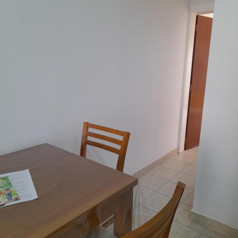 AYNA Alojamiento, situado en el centro de Villa Elisa, Entre Rios - One-Bedroom House - 9