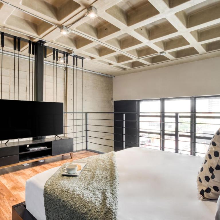 Downtown Loft by ULIV - Premium Duplex Loft - 2