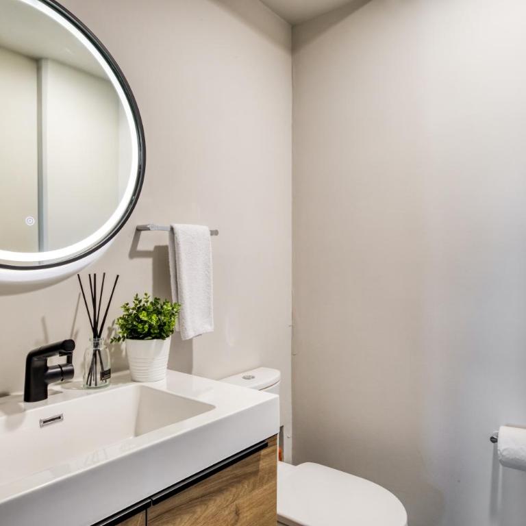 Downtown Loft by ULIV - Premium Duplex Loft - 12