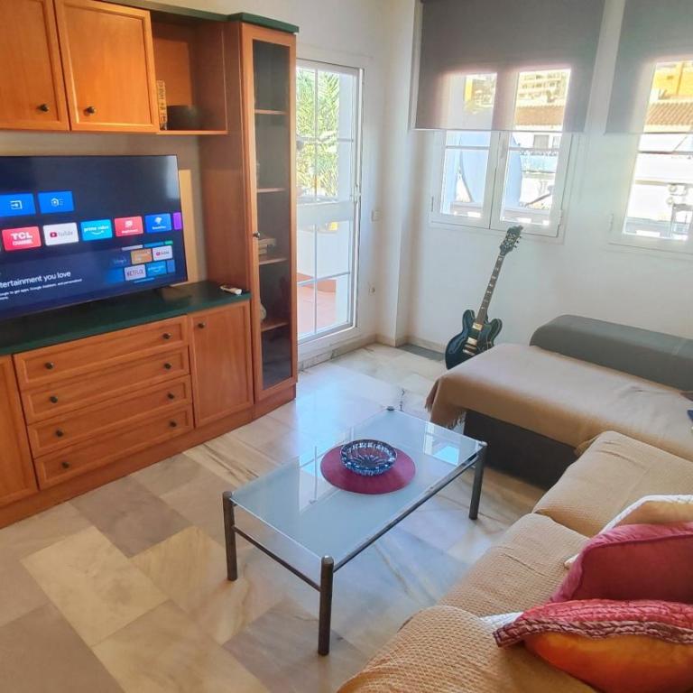 3Bdr 2 Bath Apt with parking in the best location - Three-Bedroom Apartment - 4