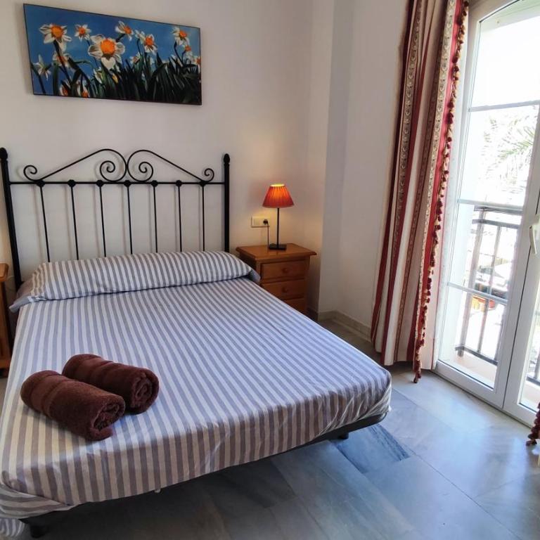 3Bdr 2 Bath Apt with parking in the best location - Three-Bedroom Apartment - 18