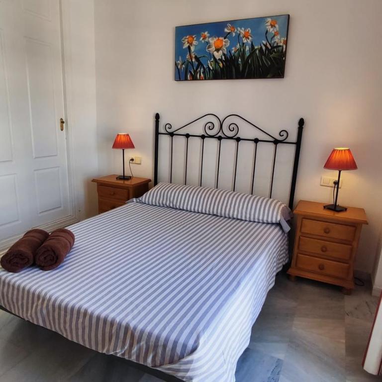 3Bdr 2 Bath Apt with parking in the best location - Three-Bedroom Apartment - 19