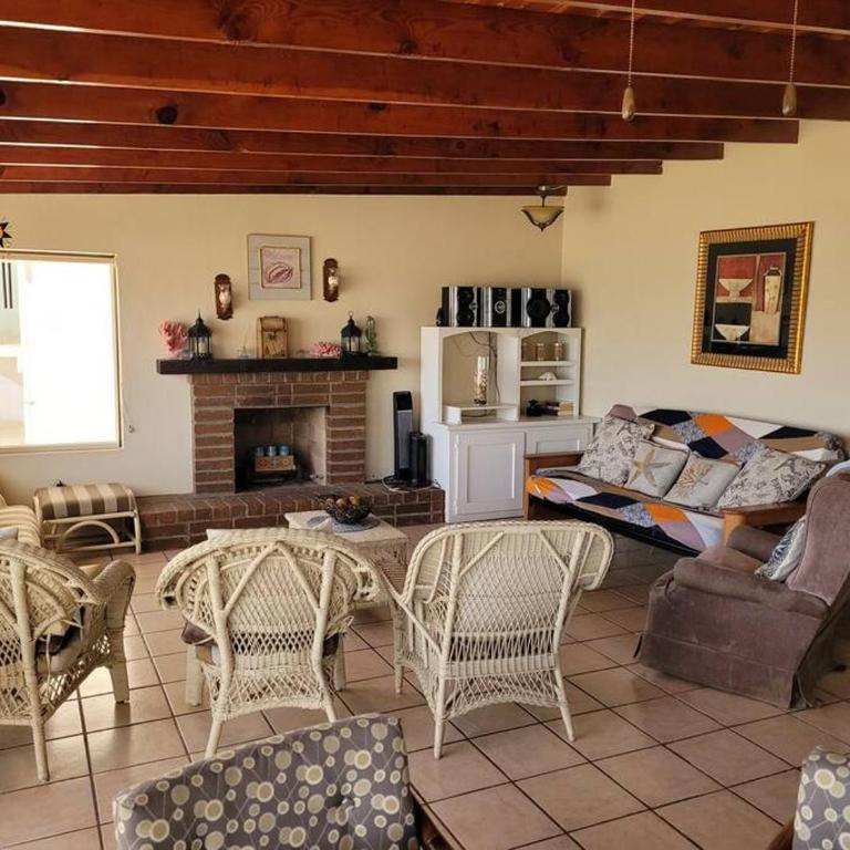 CASA MARBELLA 4BR 2BA Private Beach-Front Home - Four-Bedroom House - 16