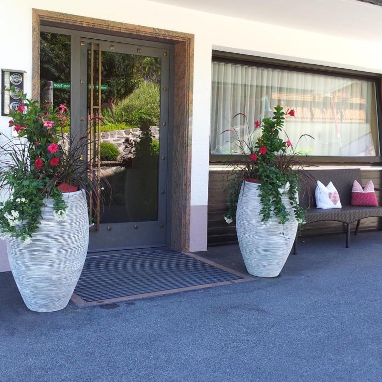 Alpenpension Maderer - Doppelzimmer mit Balkon - 2