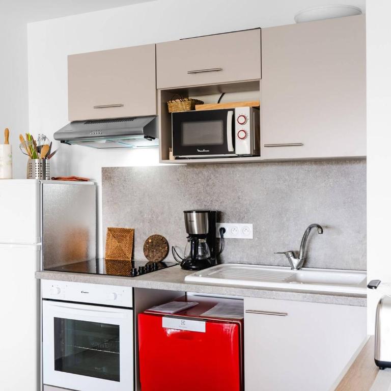 Appartement T3 moderne avec WIFI, parking sécurisé et à 300m de la plage - FR-1-409-160 - Apartment - 6