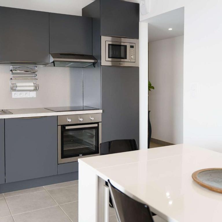 Moderne T3 climatisé, 2 parkings, à 300m de la plage - FR-1-409-165 - Apartment - 4