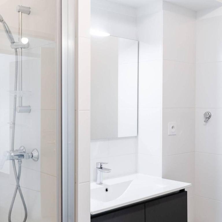 Appartement T3 moderne avec WIFI, parking sécurisé et à 300m de la plage - FR-1-409-160 - Apartment - 8