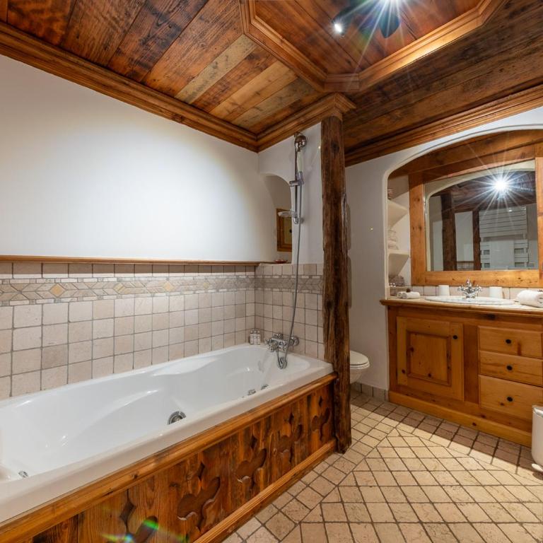 Chalet familial authentique avec spa, jacuzzi et hammam - Courchevel 1850 - FR-1-613A-26 - Chalet (10 Erwachsene) - 12