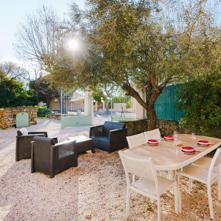 Maisonnette de charme au cœur d'un domaine viticole, près de la plage - Narbonne-Plage - FR-1-409-178 - Villa - 17
