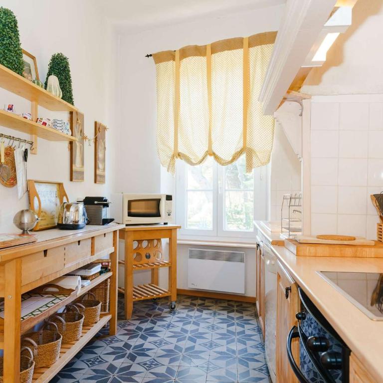 Appartement Spacieux dans Domaine Viticole à 2 km de Narbonne-Plage, 3 Chambres, Accès WiFi Inclus - FR-1-409-180 - Apartment - 3