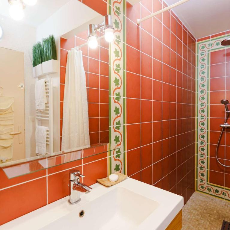 Appartement Spacieux dans Domaine Viticole à 2 km de Narbonne-Plage, 3 Chambres, Accès WiFi Inclus - FR-1-409-180 - Apartment - 11