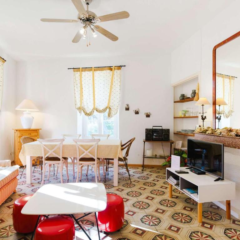 Appartement Spacieux dans Domaine Viticole à 2 km de Narbonne-Plage, 3 Chambres, Accès WiFi Inclus - FR-1-409-180 - Apartment - 17