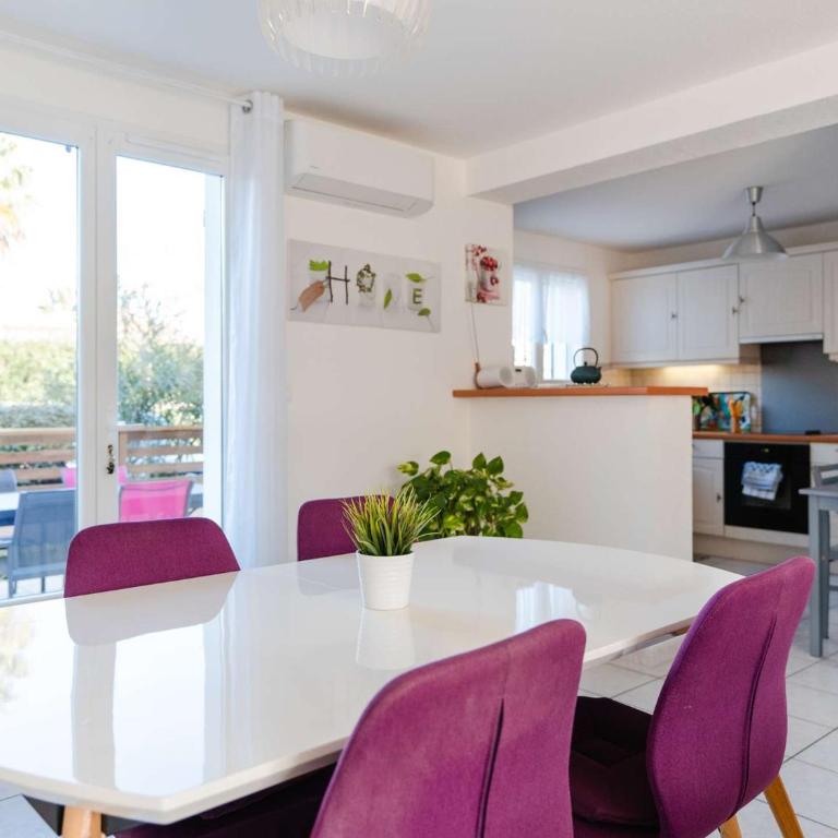 Pavillon climatisé 6 pers proche plage avec terrasses, wifi, parking privé, et tout confort à Narbonne-Plage - FR-1-409-209 - Villa - 2