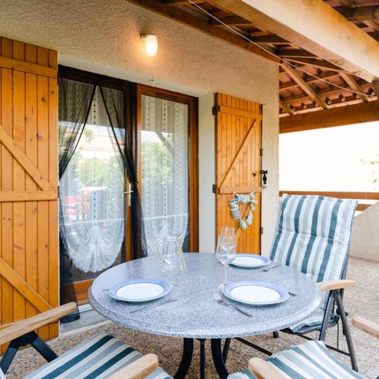 Pavillon T2 Mezzanine climatisé, piscine, Wifi, proche lagune et plage, parking, non-fumeur - FR-1-409-237 - Villa - 2