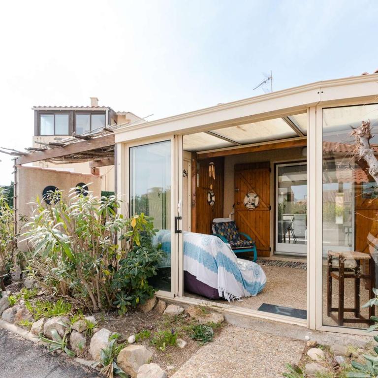 Pavillon climatisé, rénové, piscine, proche plage, parking privé, animaux acceptés - Gruissan - FR-1-409-218 - Villa - 1