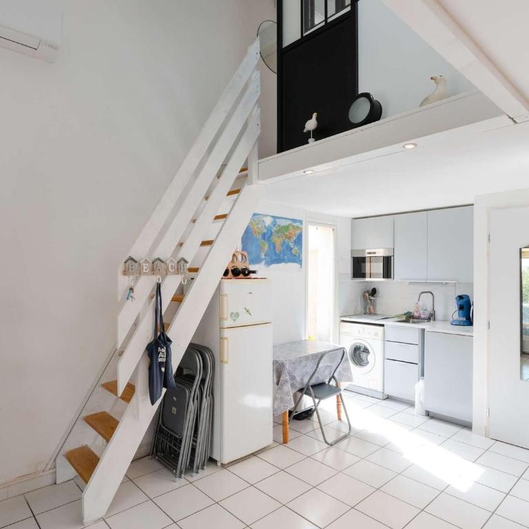 Pavillon climatisé, rénové, piscine, proche plage, parking privé, animaux acceptés - Gruissan - FR-1-409-218 - Villa - 11