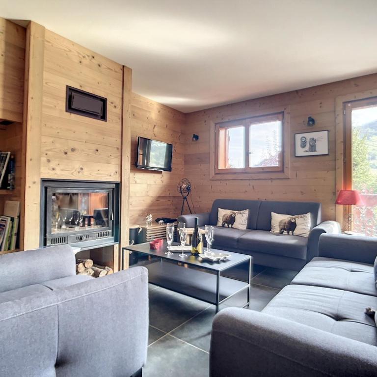 Chalet à Méribel avec Jacuzzi et Parking, 4 Chambres - FR-1-688-64 - Chalet - 1